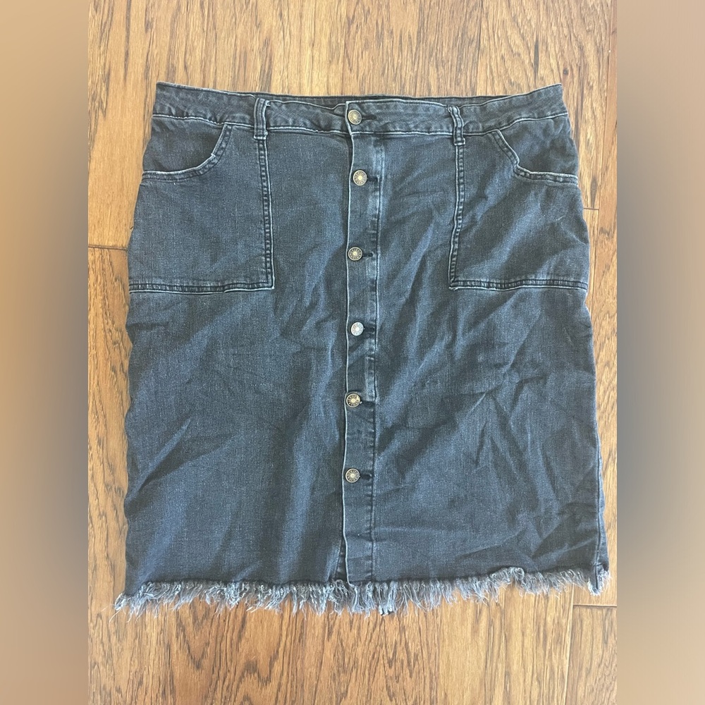 Black Denim Button-Front Skirt - Picture 2 of 3